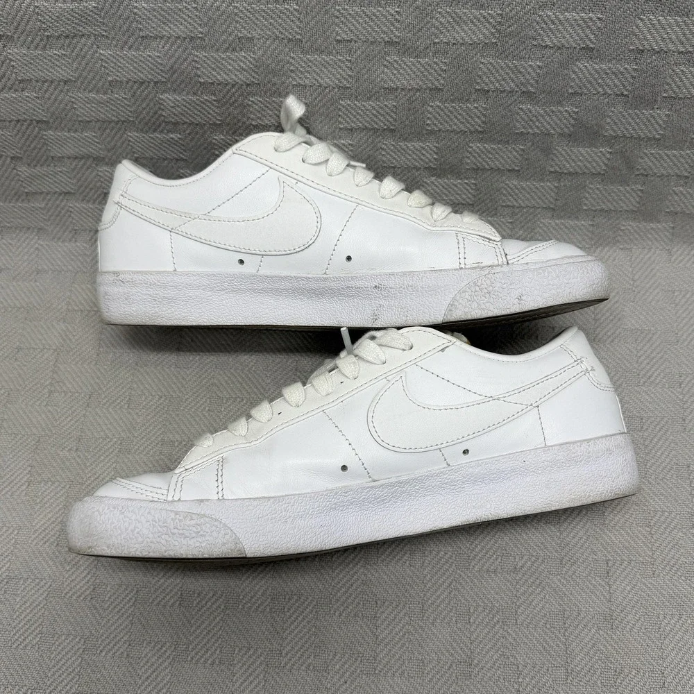 Nike Blazer Low Shoes Womens Size 7.5 White Leather‎ Low Top Sneakers DC4769-101